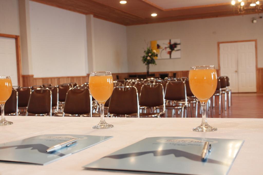 Hotel Borde Lago 푸에르토바라스 외부 사진